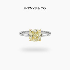 Princess Trilogy Ring with Yellow Princess Stone – on White Gold