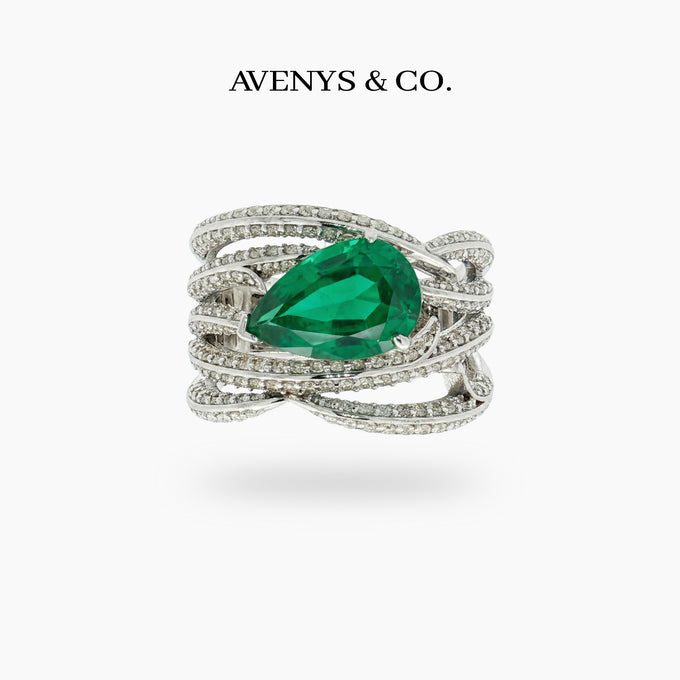 Ribbon Classic Ring with Green Oval Stone – on White Gold