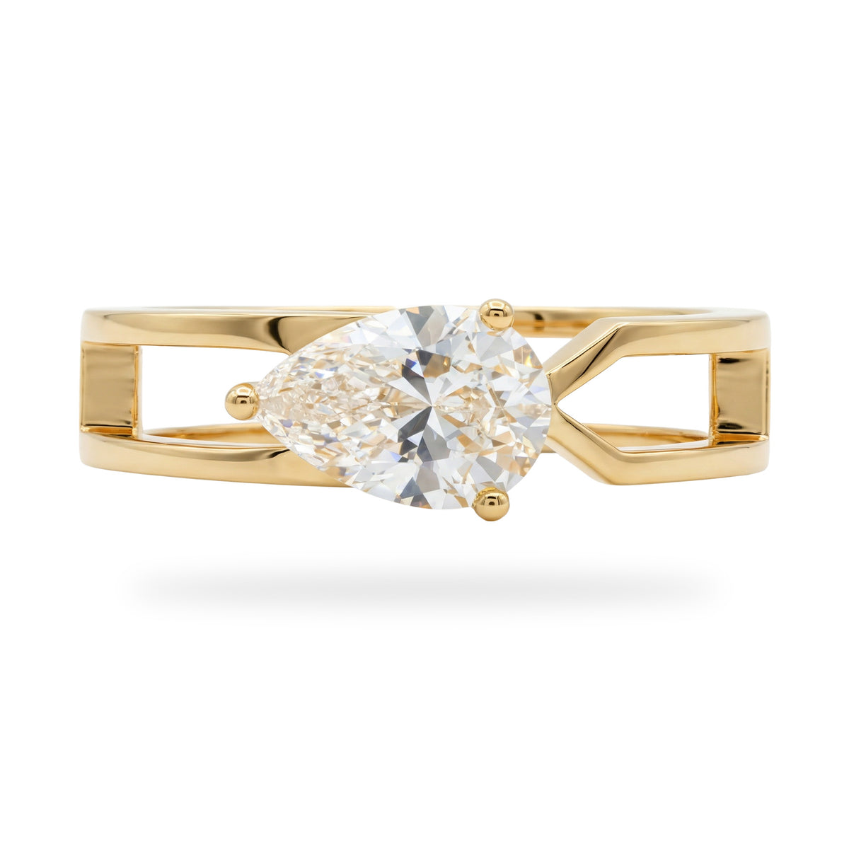 Bridge Classic Ring with White Pear Stone – on Yellow Gold