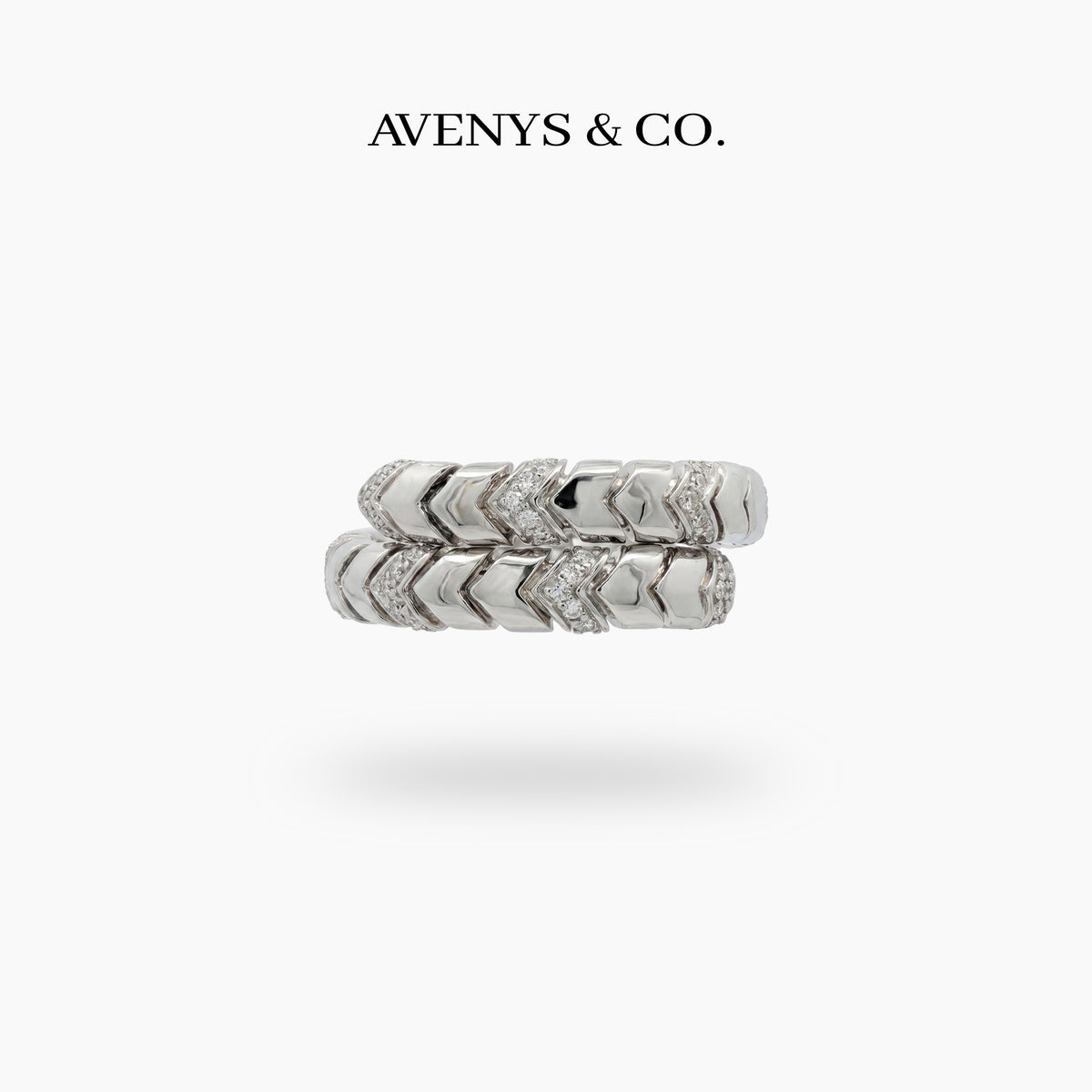 Chevron Ring with White Round Stone – on White Gold