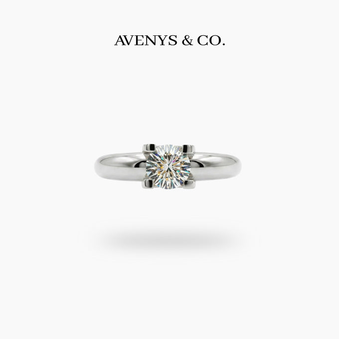Suspension Classic Ring with White Round Stone – on White Gold