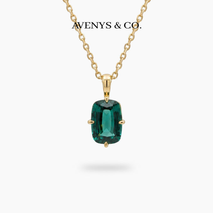 Modern Solitaire Necklace with Blue Oval Stone – on Yellow Gold