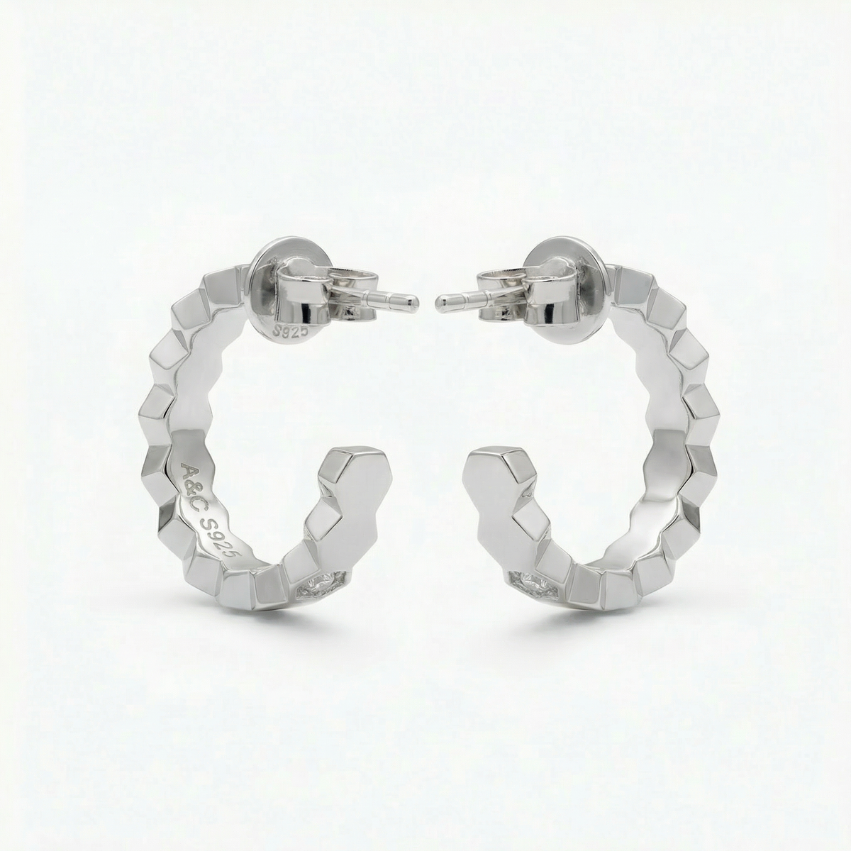 Honeycomb Earrings with White Round Stone – on White Gold