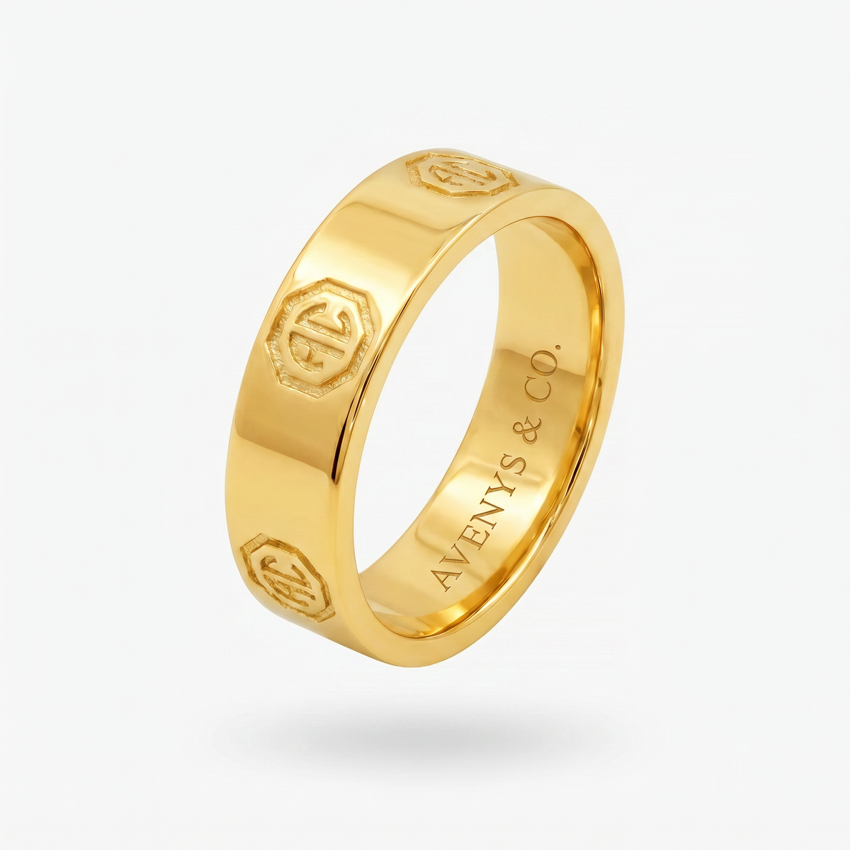 Halo Classic Ring – on Yellow Gold
