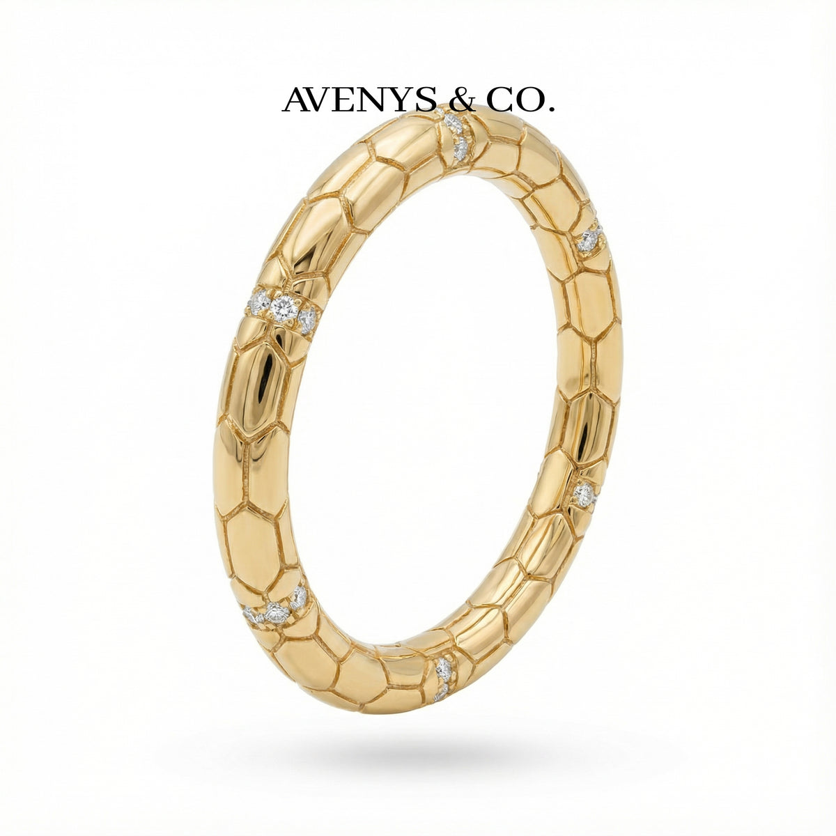 Dune Ring with White Round Stone – on Yellow Gold