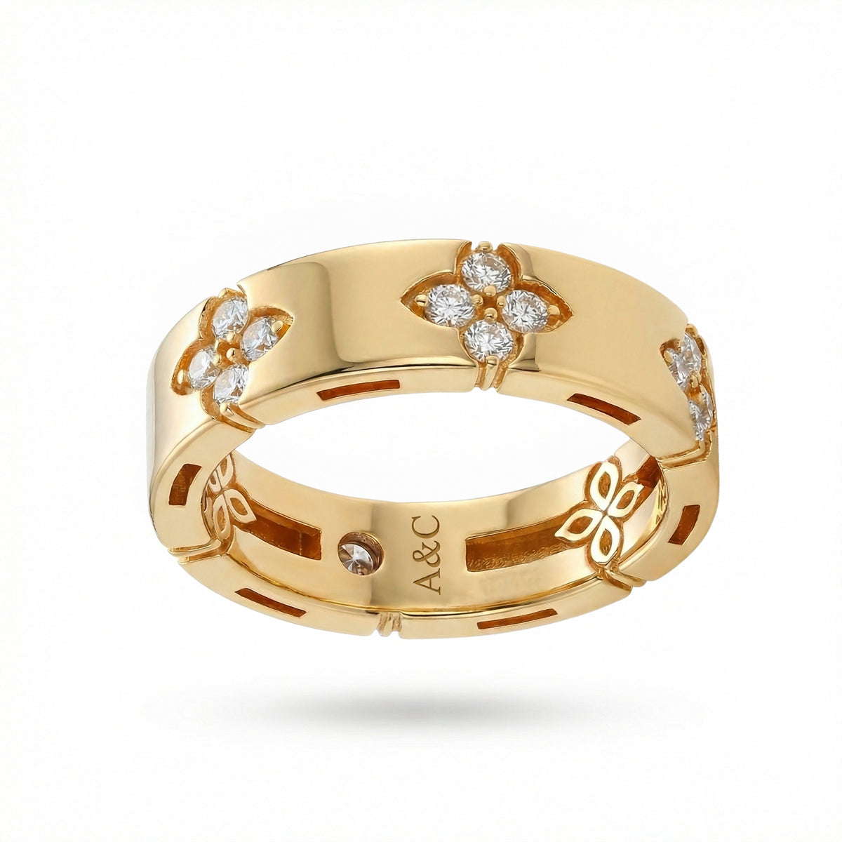 Quatrefoil Ring with White Round Stone – on Yellow Gold