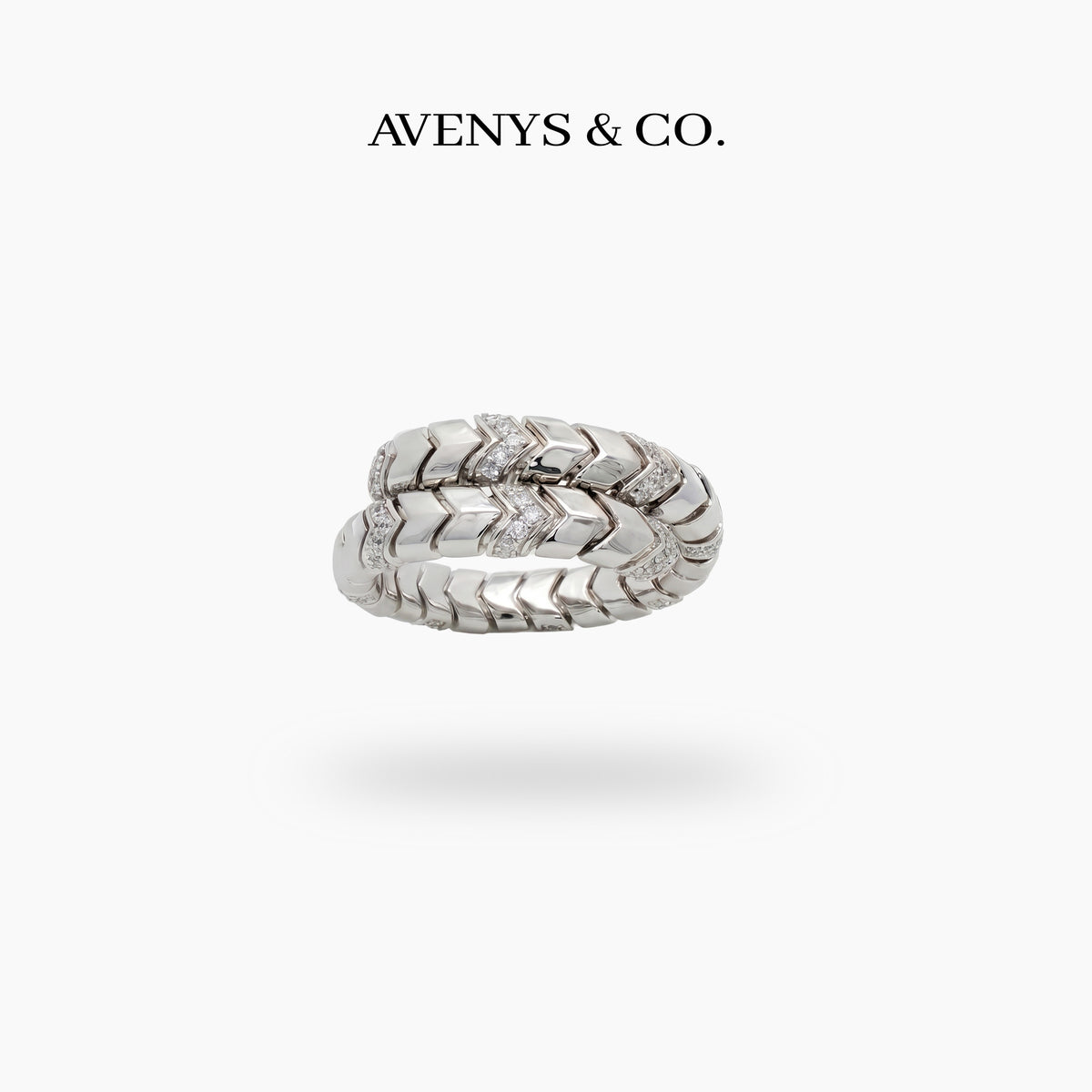 Chevron Ring with White Round Stone – on White Gold