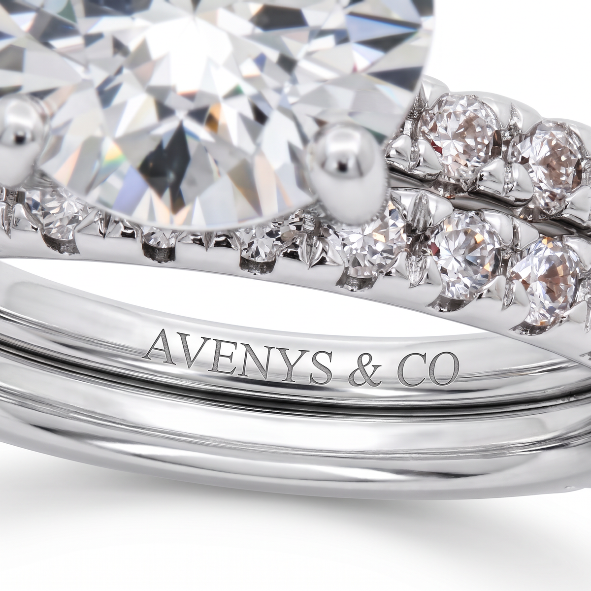 AV Dua™ Round Ring Set with White Round Stone – on White Gold