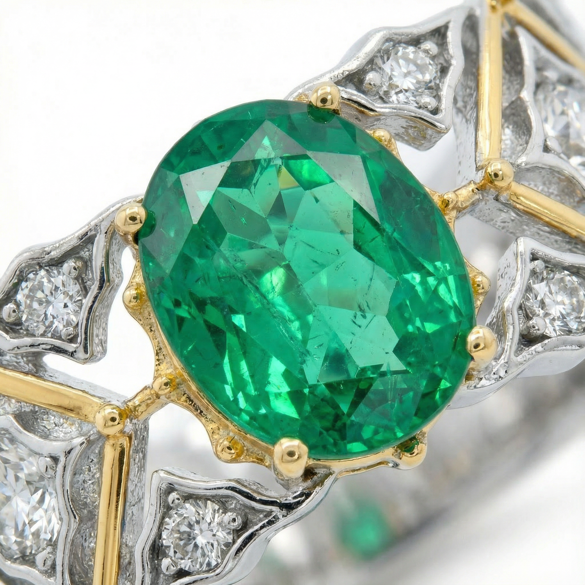 Arabesque Wide Ring with Green Oval Stone – on White Gold