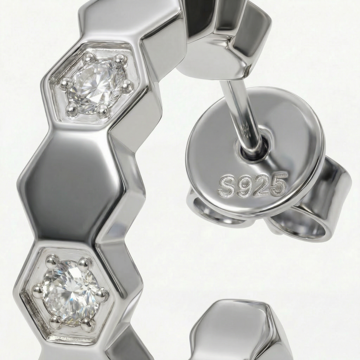 Honeycomb Earrings with White Round Stone – on White Gold