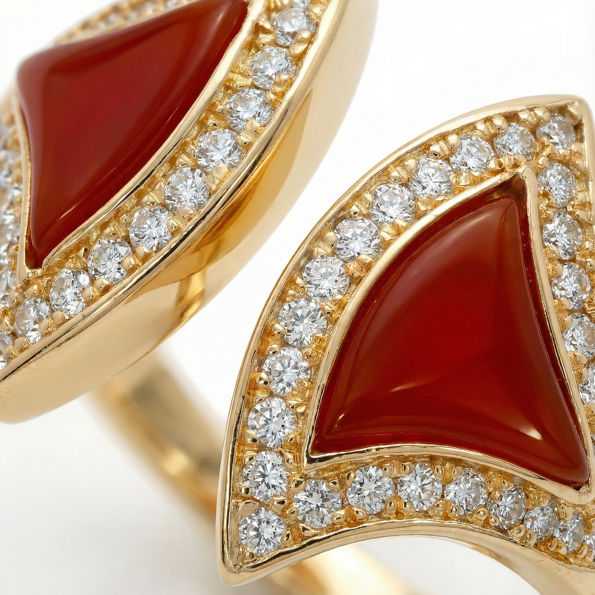 Fan Halo Ring with White Round Stone – on Yellow Gold