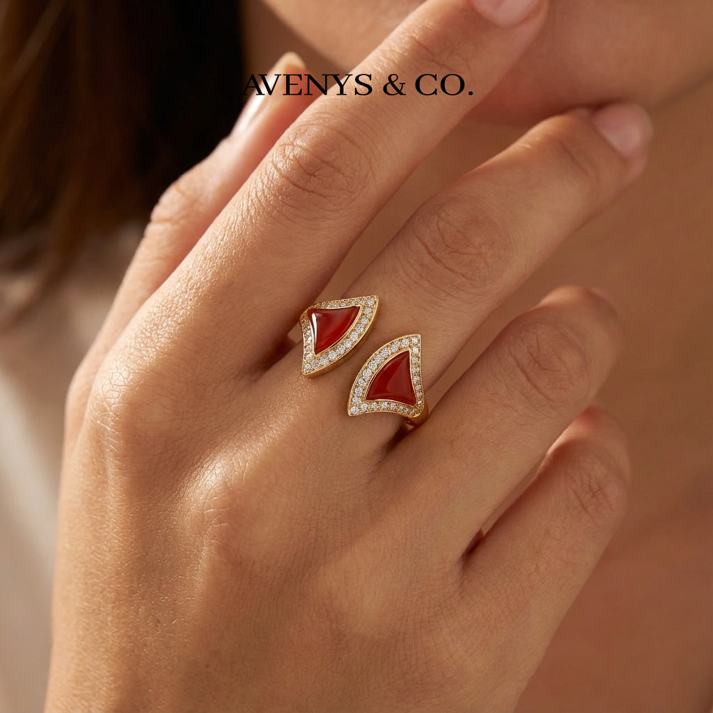 Fan Halo Ring with White Round Stone – on Yellow Gold