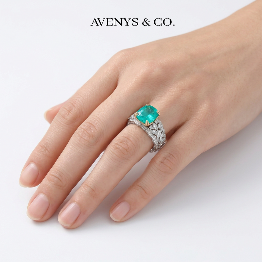 The Oceanique ring setting and diamond details