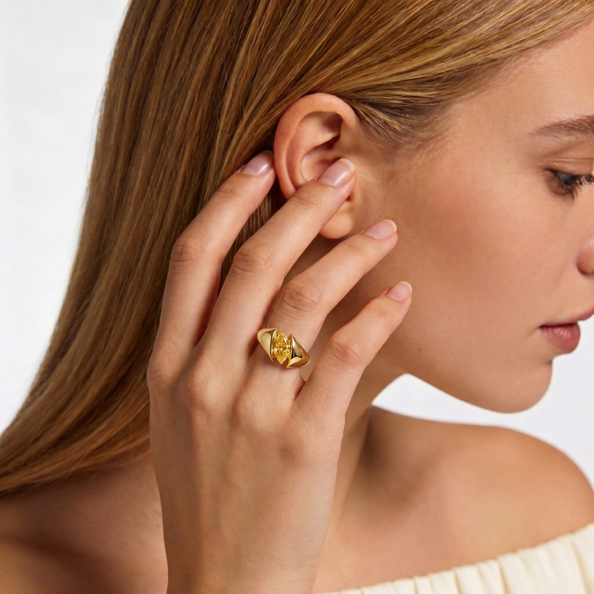 Floating Marquise RIng with Yellow Marquise Stone – on Yellow Gold