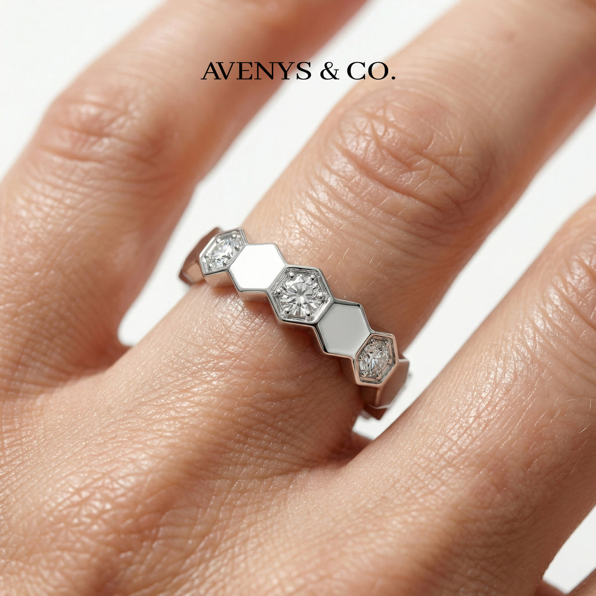 Honeycomb Ring with White Round Stone – on White Gold