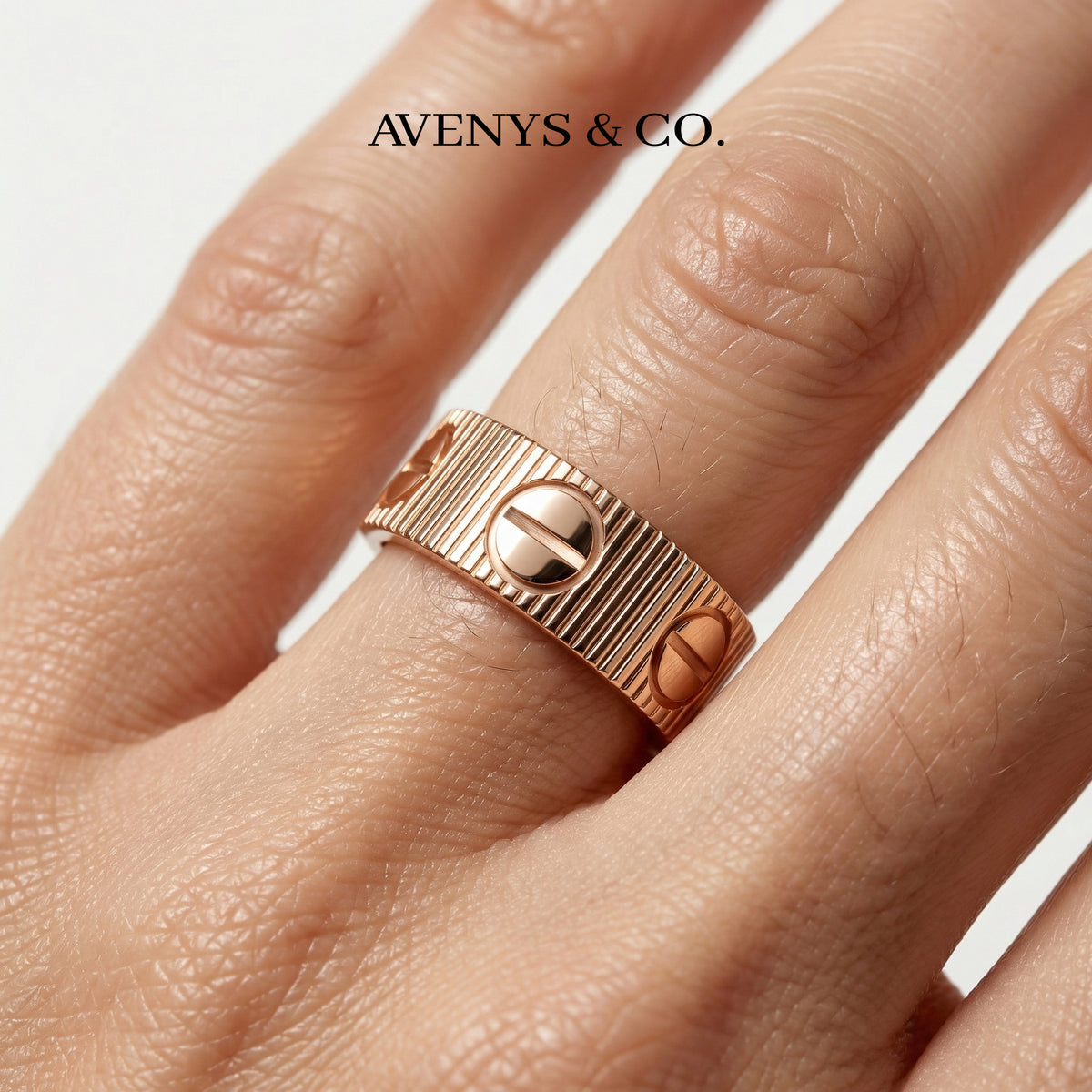 Loop Classic Ring – on Rose Gold