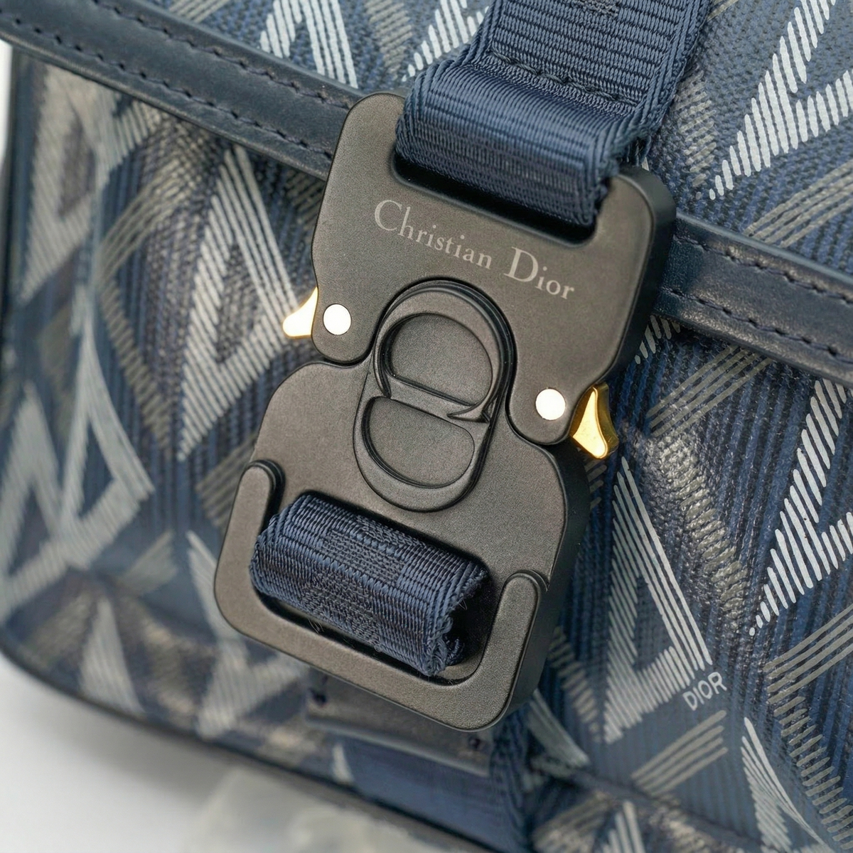 Dior Hit The Road Mini – CD Diamond Coated Canvas