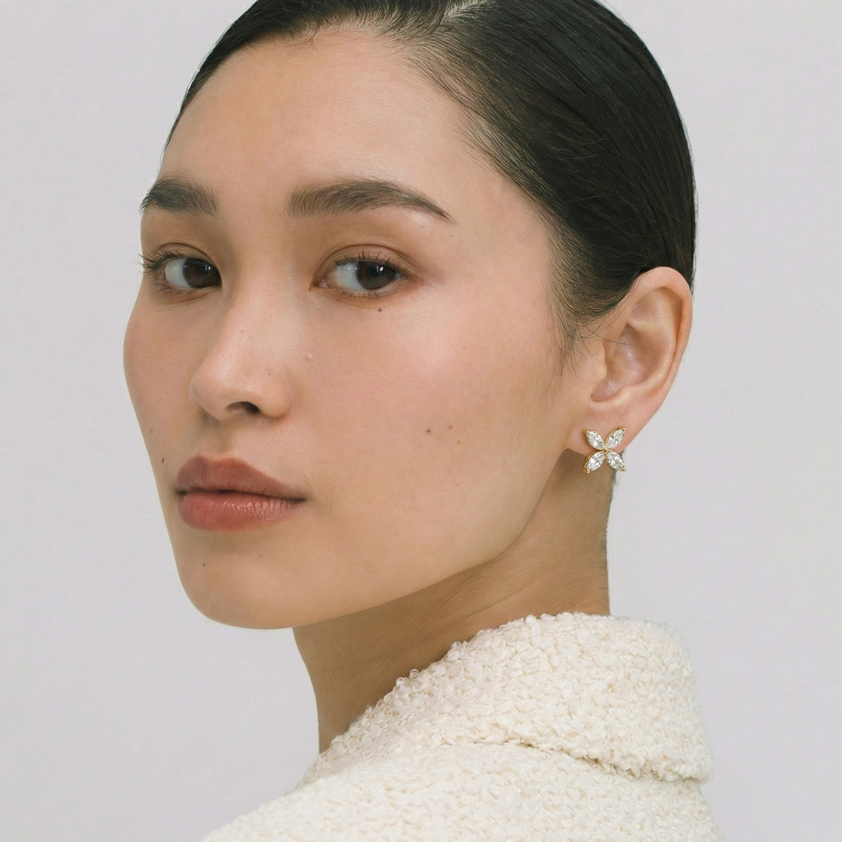 Star Earrings with White Marquise Stone – on Yellow Gold