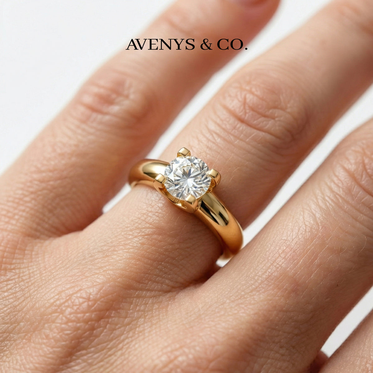 Suspension Max  Ring with White Round Stone – on Yellow Gold