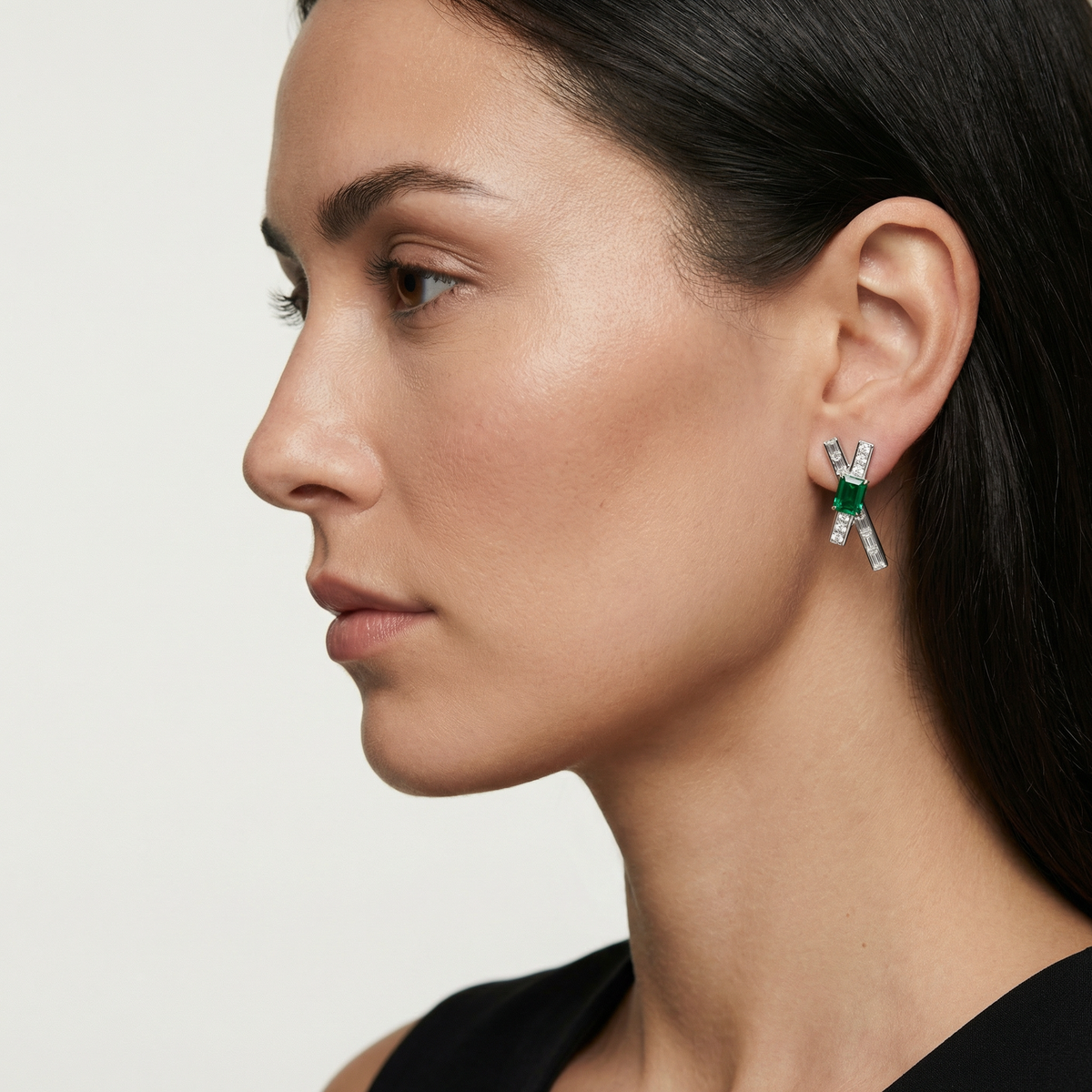 Tracks Earrings with Green Emerald Stone – on White Gold