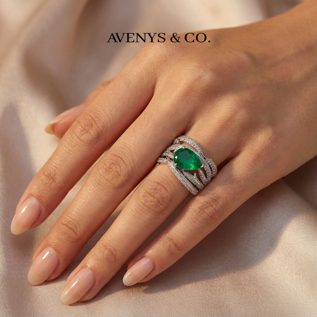 Ribbon Classic Ring with Green Oval Stone – on White Gold