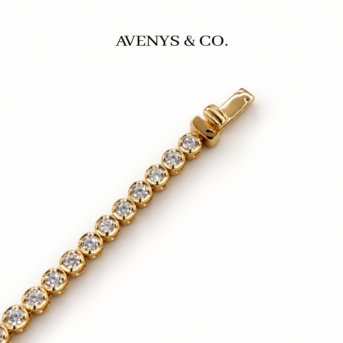 AV Anchor™ Tennis Bracelet - on Yellow Gold — Box clasp detail