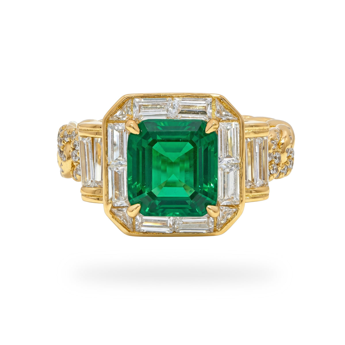 Catena Ring with Green Emerald Stone – on Yellow Gold