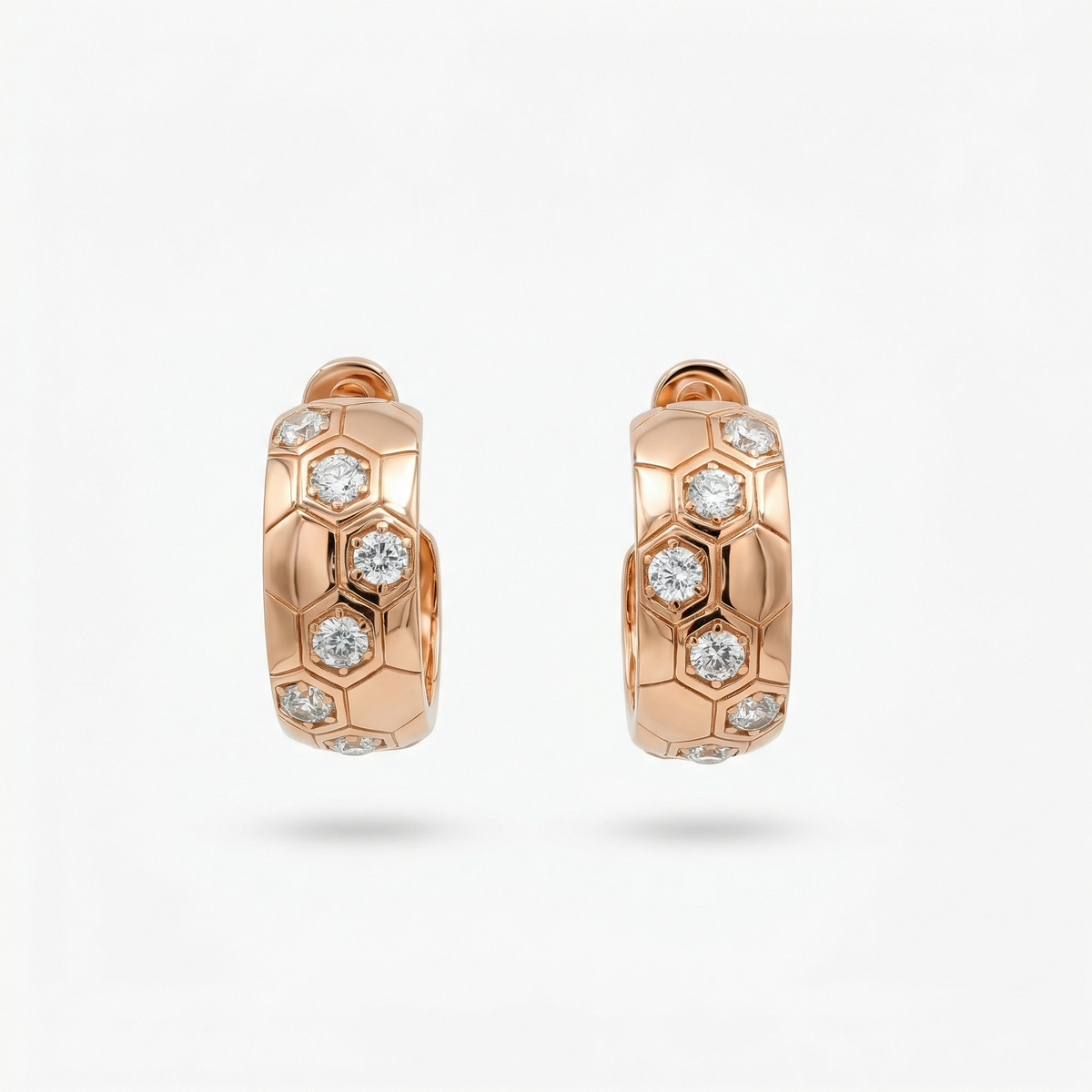 Honeycomb Wide Earrings with White Round Stone – on Yellow Gold